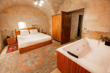 Caldera Cave & Restaurant - 101