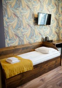 "ЛАСТОЧКИНО ГНЕЗДО" - 100