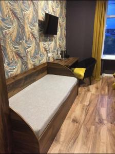 "ЛАСТОЧКИНО ГНЕЗДО" - 99