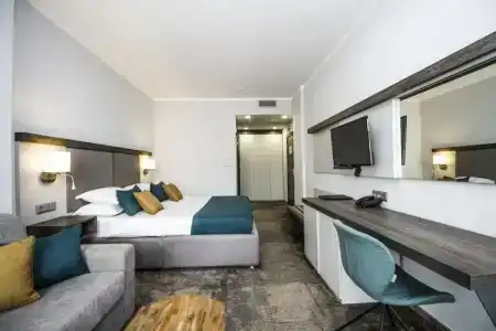 Best Western PLUS Premium Inn - 109