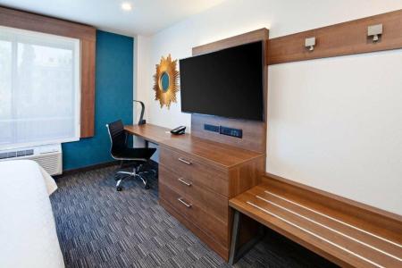 Holiday Inn Express & Suites HOLLYWOOD WALK OF FAME by IHG - 12