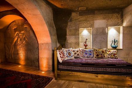 Caldera Cave & Restaurant - 413