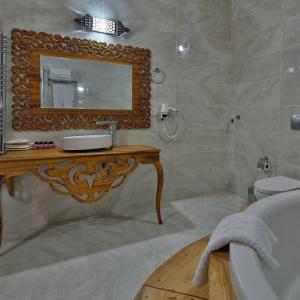 Elevres Stone House - 271