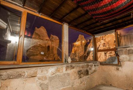 Caldera Cave & Restaurant - 77