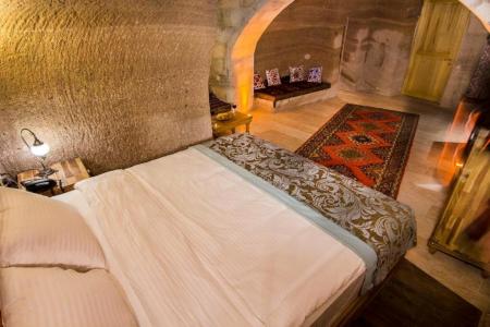 Caldera Cave & Restaurant - 211