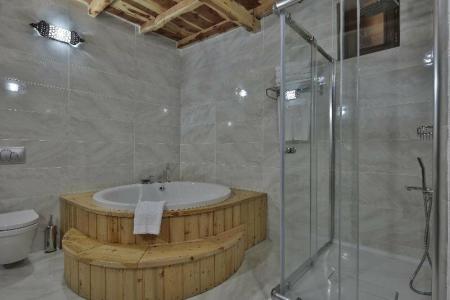 Elevres Stone House - 322