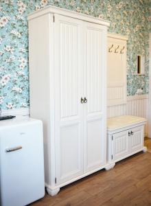 "ЛАСТОЧКИНО ГНЕЗДО" - 75