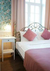 "ЛАСТОЧКИНО ГНЕЗДО" - 73