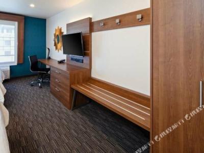 Holiday Inn Express & Suites HOLLYWOOD WALK OF FAME by IHG - 83