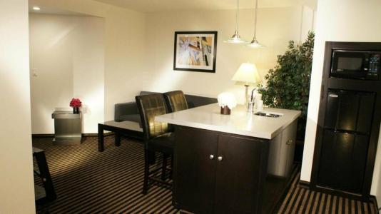 Holiday Inn Express & Suites HOLLYWOOD WALK OF FAME by IHG - 157