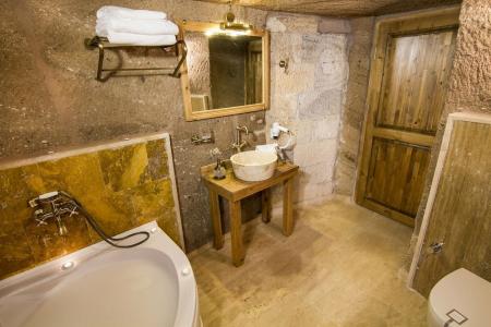 Caldera Cave & Restaurant - 111