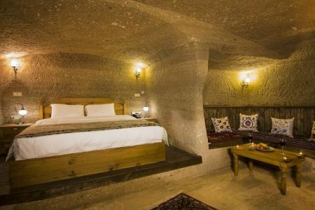 Caldera Cave & Restaurant - 325