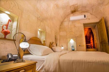 Caldera Cave & Restaurant - 423