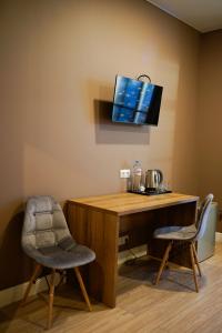 "ЛАСТОЧКИНО ГНЕЗДО" - 90