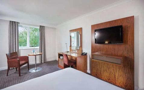 DoubleTree by Hilton Bristol North - 116