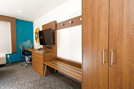 Holiday Inn Express & Suites HOLLYWOOD WALK OF FAME by IHG - 236