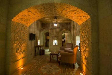 Caldera Cave & Restaurant - 254