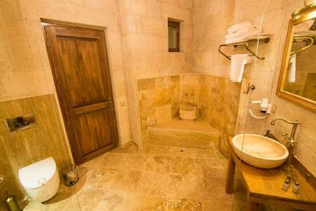 Caldera Cave & Restaurant - 202