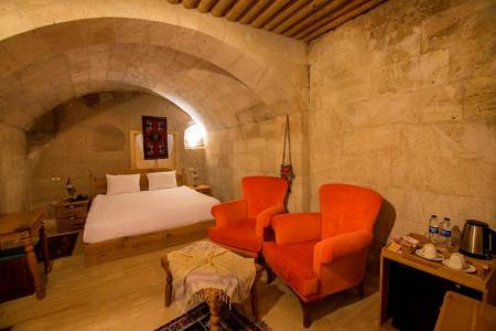 Caldera Cave & Restaurant - 281