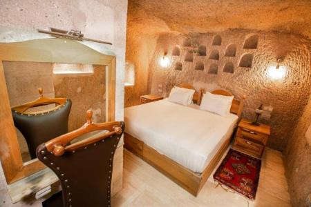 Caldera Cave & Restaurant - 80