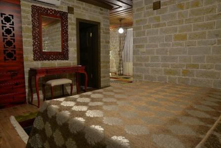 Elevres Stone House - 311