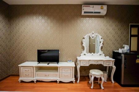 The O-Zone Airport Inn - 130