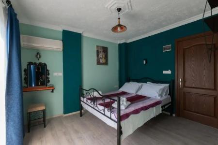 Rebetika & Bistro - 124