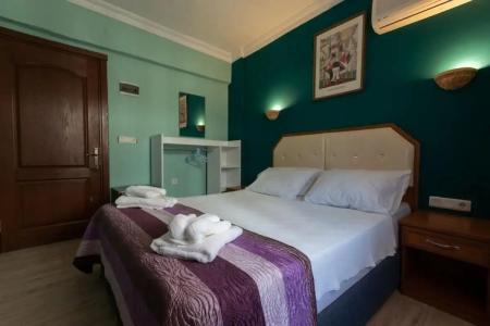 Rebetika & Bistro - 96