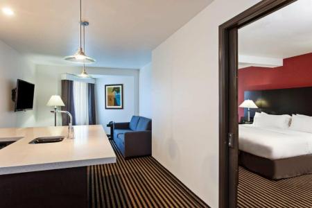Holiday Inn Express & Suites HOLLYWOOD WALK OF FAME by IHG - 15