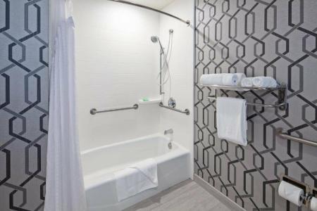 Holiday Inn Express & Suites HOLLYWOOD WALK OF FAME by IHG - 25