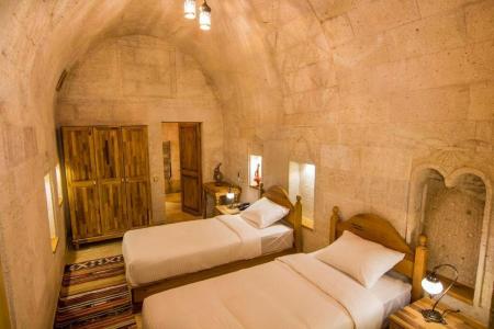 Caldera Cave & Restaurant - 163