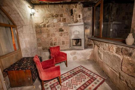 Caldera Cave & Restaurant - 274