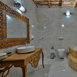 Elevres Stone House - 253