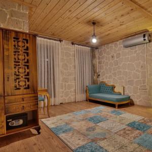 Elevres Stone House - 126