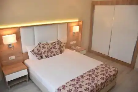 Royal Garden Beach - 108