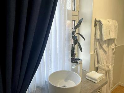 Family Guest House & Hostel - 36