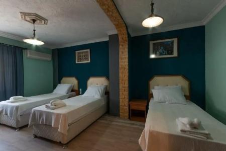 Rebetika & Bistro - 129