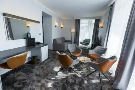 Best Western PLUS Premium Inn - 126