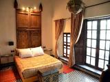 Twin Room (Schamis)