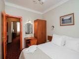 Room комфорт семейный с 1 двуспальной кроватью