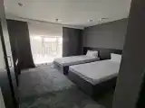 Two person Room с 2 отдельными beds, вид на бассейн