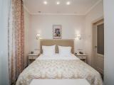 Room люкс с 1 двуспальной кроватью